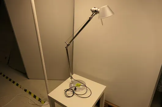 Lampa biurkowa Artemide Tolomeo