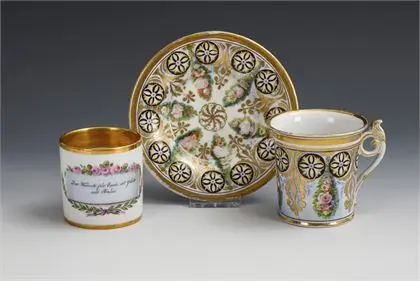 2 tasses de vitrine