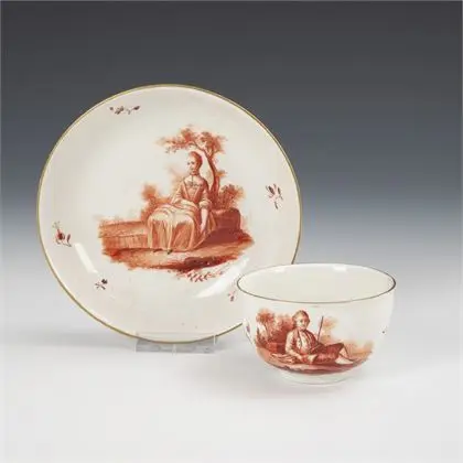 Tasse baroque avec peinture rouge corail. Frankenthal