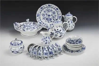 22 pièces vaisselle Zwiebelmuster. Hüttensteinach