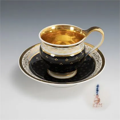 Tasse de vitrine Biedermeier. KPM Berlin