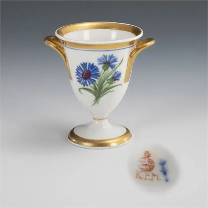 Gobelet à gelée avec bleuets et volubilis. KPM Berlin