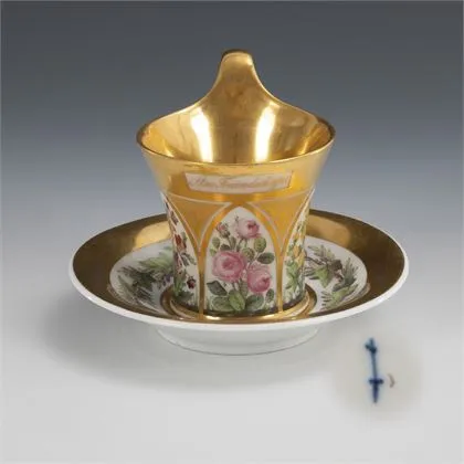 Tasse d'amitié avec peinture florale. KPM Berlin