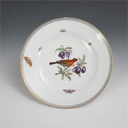 Assiette Empire avec peinture d'oiseaux et d'insectes. KPM Berlin