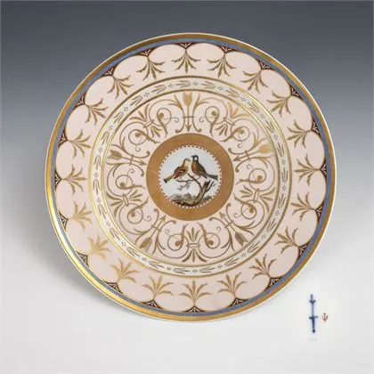 Assiette Biedermeier avec peinture en micromosaïque. KPM Berlin