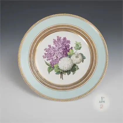 Assiette Biedermeier avec peinture florale. KPM Berlin