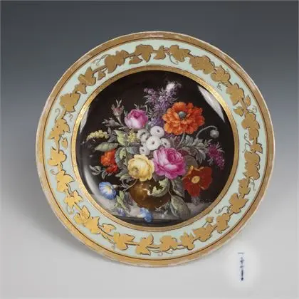 Assiette Biedermeier avec peinture florale. KPM Berlin