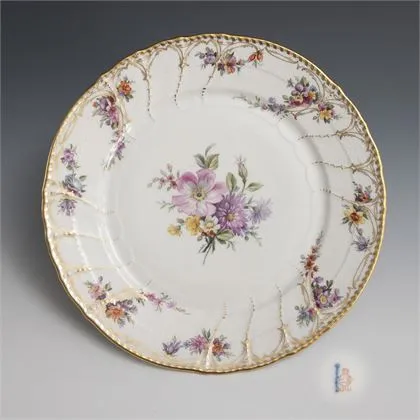 Teller mit Blumenmalerei. KPM Berlin
