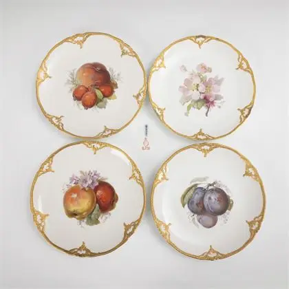3 assiettes avec peinture de fruits + 1 assiette avec peinture florale. KPM Berlin