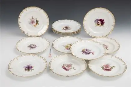 12 assiettes avec peinture florale. KPM Berlin