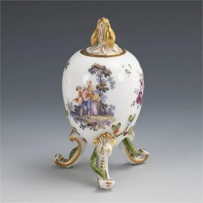 Boîte à œuf avec peinture Watteau. KPM Berlin