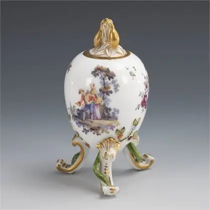 Boîte à œuf avec peinture Watteau. KPM Berlin