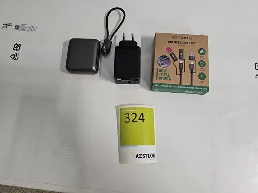 1x bloc d'alimentation - 1x powerbank - 1x câble USB C 4en1