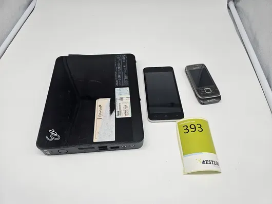 1x Mini PC - 2x mobile phone