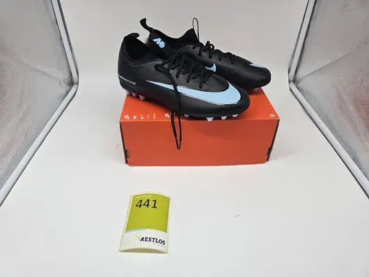 Fotbalové kopačky Nike velikost 38.5