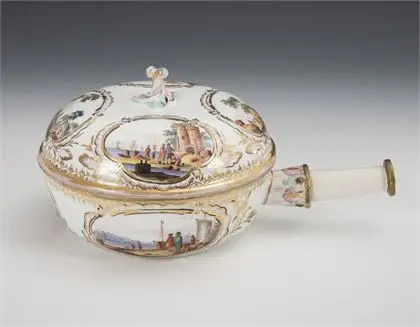 Casserole baroque avec peinture de paysage. Meissen