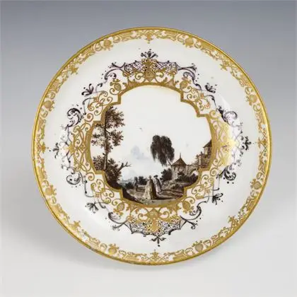 Soucoupe baroque avec peinture de paysage. Meissen