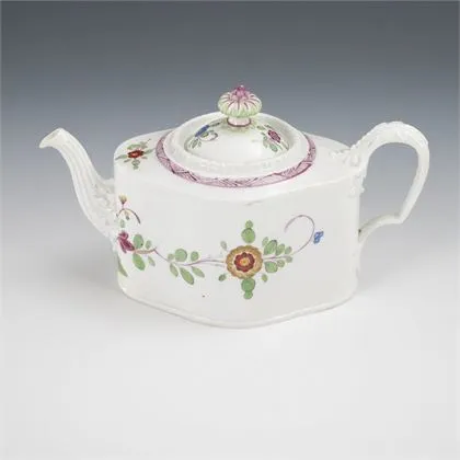 Barokowy czajnik z malowidłem Kakiemon. Meissen