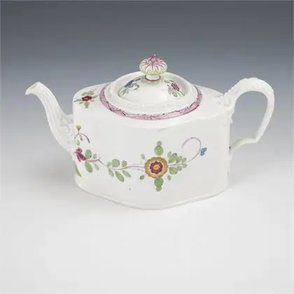 Barokowy czajnik z malowidłem Kakiemon. Meissen