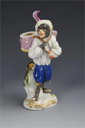 Affe als Paukenträger. Meissen