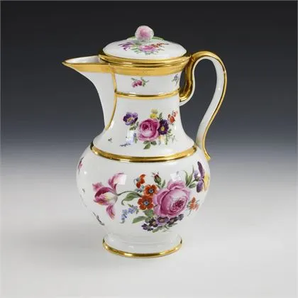 Кофейник с росписью цветами. Meissen