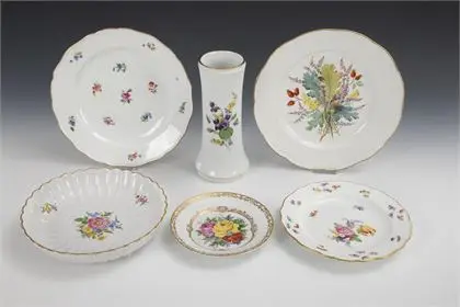 6 porcelan z malowidłem kwiatowym. Meissen