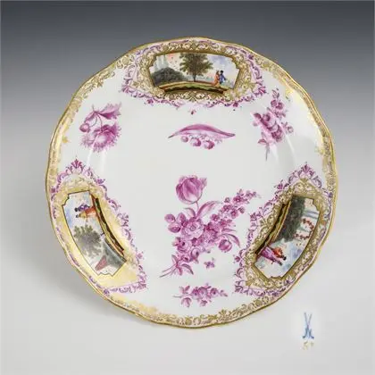 Talerz z malowidłem purpurowym i Watteau. Meissen