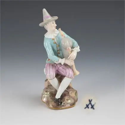 Arlequin avec cornemuse. Meissen