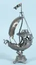Décoration de table - voilier "Nef" – étain, socle rond sur pieds sphériques, tige en forme de poisson, voiles avec devise gravée et dat. 1760