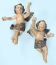 Anges, 2 pièces – Bois, polychrome, H= 20 cm, à l'origine avec guirlande florale, 1 ange endommagé
