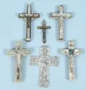 Kříže, 6 kusů – různé materiály, 4 s bohatými perleťovými aplikacemi, v. 8-13 cm, 19./20. stol.