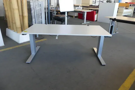 WINI - Bureau à hauteur réglable électrique