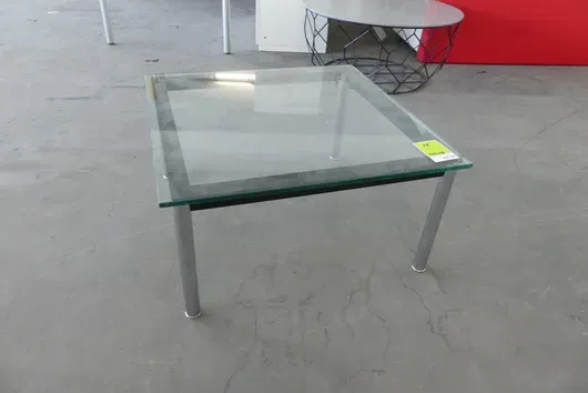 Table d'appoint en verre