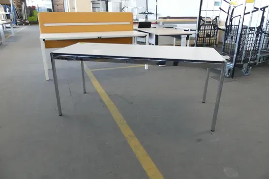 USM Haller - Table