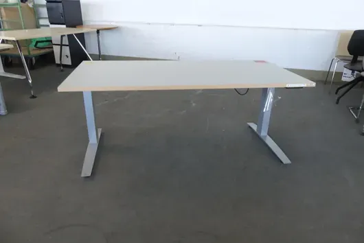 Vario - Bureau à hauteur réglable électriquement