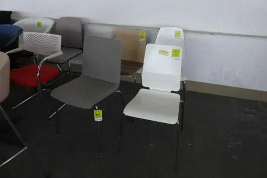 4x Besucherstuhl (verschiedene)