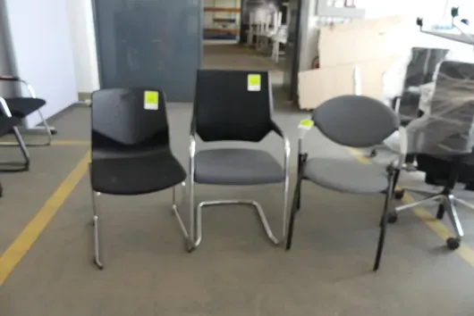 3x Besucherstuhl (verschiedene)