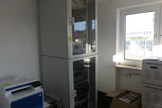 2x Serverschrank