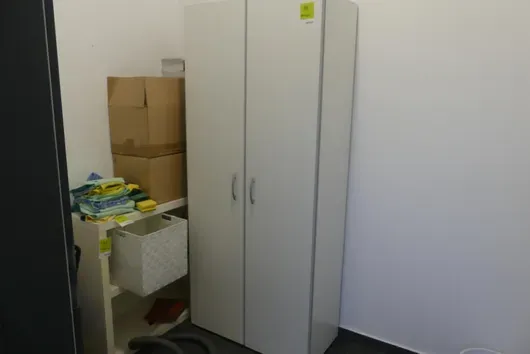 Armoire, avec contenu