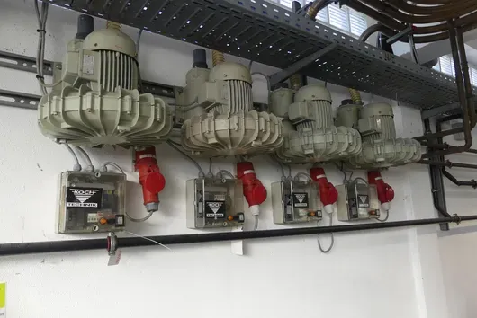 Distributeur de matière, sans machine