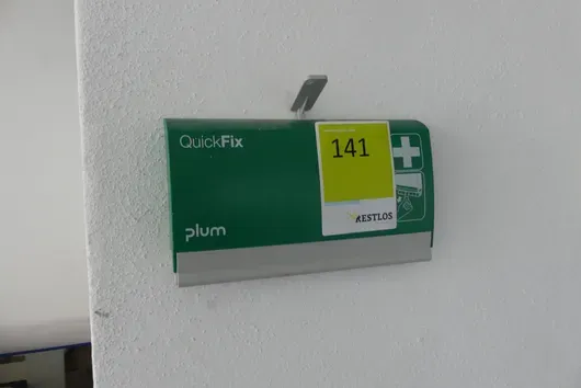 Erste-Hilfe-Kasten für Pflaster