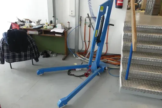Hydraulický dílenský jeřáb JHT