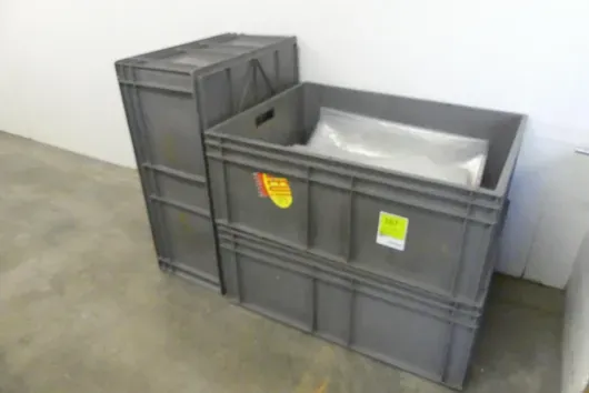 4x Caisse avec contenu