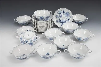 10 filiżanek do zupy Zwiebelmuster. Meissen