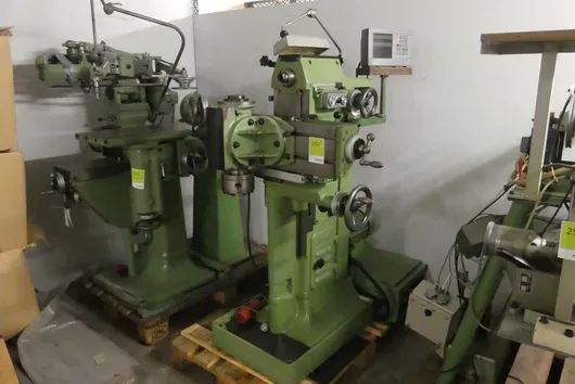 Universele gereedschapfreesmachine