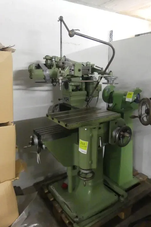Universal engraving and copy milling machine