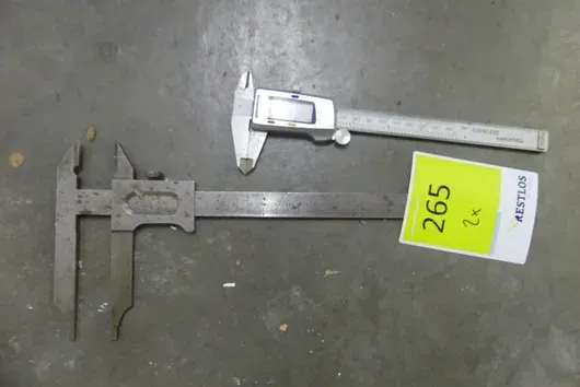2x posuvná měřítka