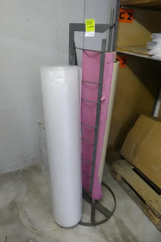 Unwinding stand with bubble wrap