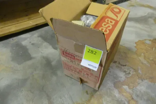 1x Carton avec contenu
