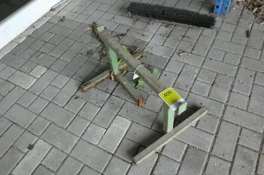 1x support en acier